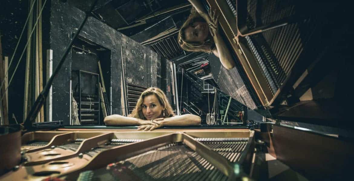 Beatrice Venezi al pianoforte