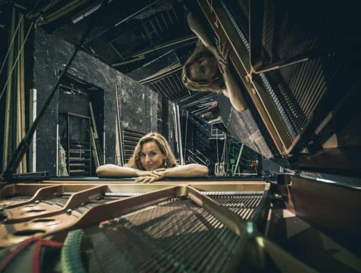 Beatrice Venezi al pianoforte