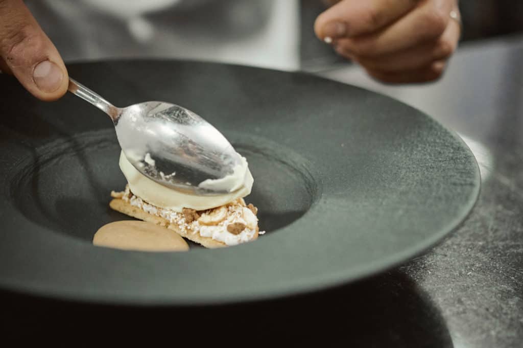 Andrea Berton preparazione gelato