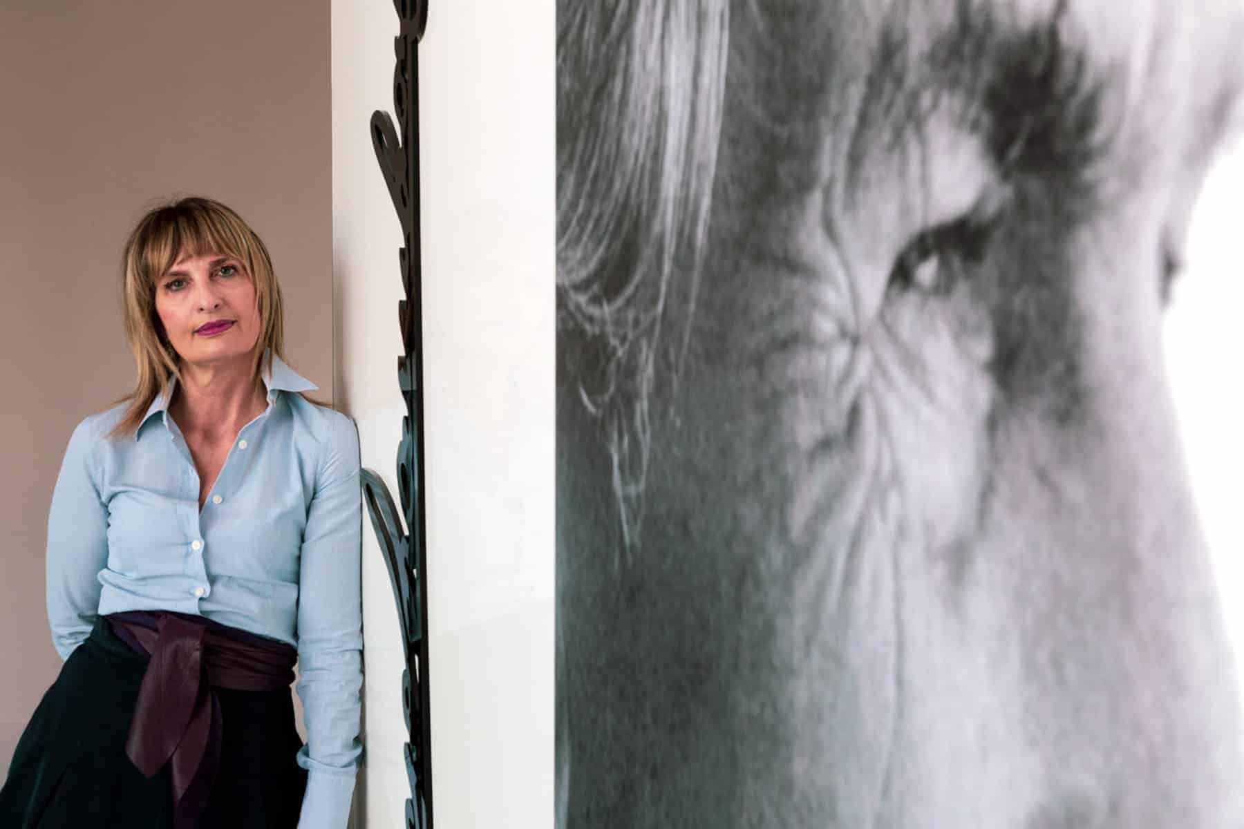 Katia Bassi nel suo ufficio